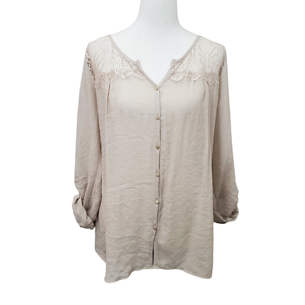 NWT Vioblu Lace Detail Button Down Tunic